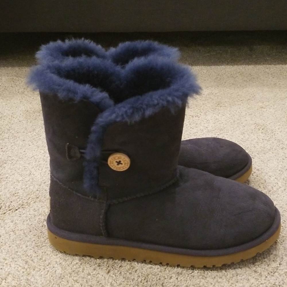UGG Bailey Button Boots Navy Blue size 6